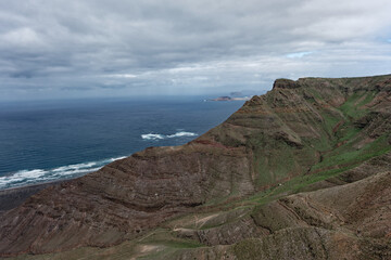 Fototapeta na wymiar cliffs on the island of lanzarote