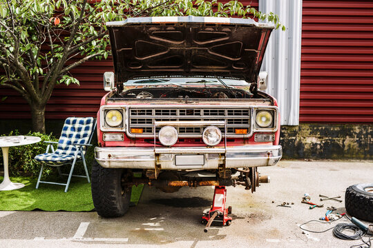 Truck under going repair