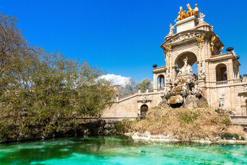 Obraz premium Fountain Cascada Monumental with arch and sculptural group, Barcelona, Spain