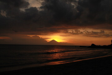 Fototapeta premium sunset over the sea