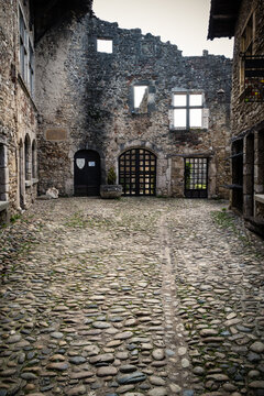 Vieux village fran&ccedil;ais