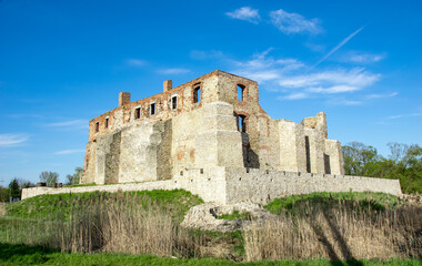 Fototapeta na wymiar ruins of the bishops castle in siewierz