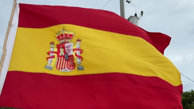Spanische Flagge im Wind