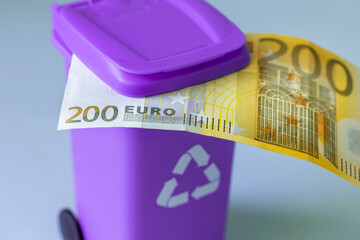 abandonment of the 200 euro banknote, withdrawal of money from circulation,  business and finance...