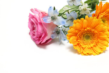 デルフィニウム,薔薇とガーベラの花束