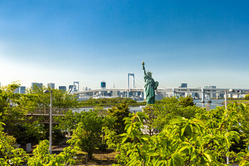 (東京都ｰ都市風景)青空と自由の女神像