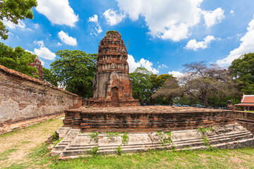 .The ruins of the capital city of the Ayutthaya period..The beauty of the ruined architecture of a thriving city..Churches, temples, pagodas, walls, doors that are valuable of Ayutthaya architecture..