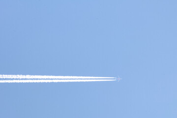 [愛知県]名古屋空港での航空機雲
