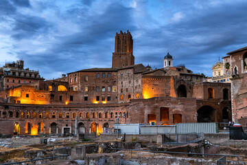 Fototapeta premium Trajan Market At Dusk In Rome