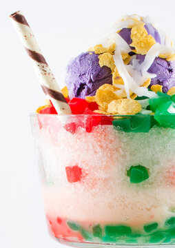 Halo-halo