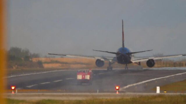 Plane acceleration on takeoff and engine fire. Crash refusal to take off. Black smoke from burning. Air accident on the runway