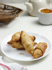 Molen banana is a traditional Indonesian snack, made from processed bananas wrapped in pastry and then deep-fried

