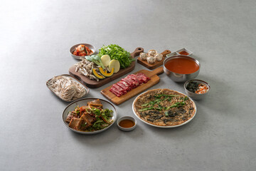 Shabu with dumplings Korean food dish Seasoned Acorn Jelly Salad Acorn Pancake Assorted Mushroom Pancakes Mushroom Dumpling