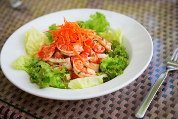 Delicious salad with prawns and vegeatables