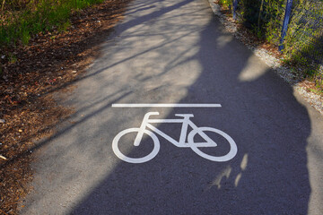 Fahrrad Zeichen auf einem Radweg als Kennzeichnung