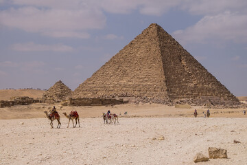 Vista de las pirámides de Giza en El Cairo, Egipto