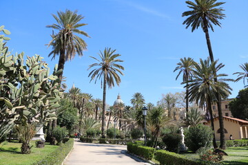 Fototapeta na wymiar Park at Via Vittorio Emanuele in Palermo, Sicily Italy 
