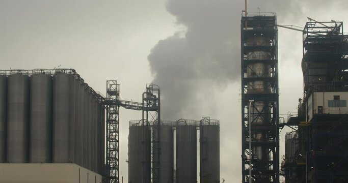 Chimney fumes and smoke in 4K