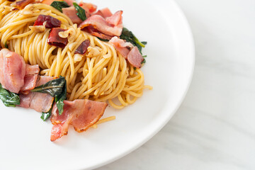 Stir-Fried Spaghetti With Dried Chili And Bacon