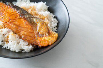 Grilled Salmon with Soy Sauce Rice Bowl
