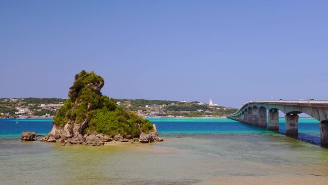 沖縄-古宇利大橋とカエル島-
