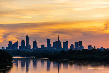 Zachód słońca nad centrum Warszawy