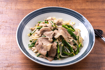 豚肉ともやしのポン酢炒め