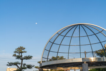 Obraz premium 月とドーム