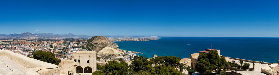 Fototapeta na wymiar large panorama on the castle in Alicante Spain in sunshine