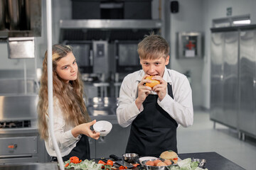 Teenagers learn from expert chefs at culinary school to prepare ingredients and create a variety of tasty meals. A practical activity connected their senses of taste and smell is making hamburgers.