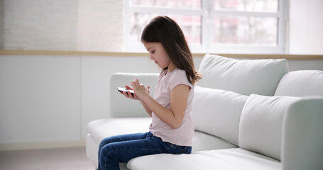 Correct Posture To Avoid Backache Using Smartphone