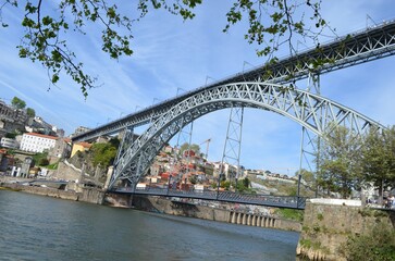 Naklejka premium bridge over the river 