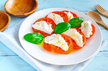 手作りクリームチーズのカプレーゼ