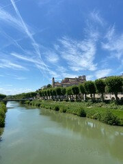 Fototapeta premium landscape with river gers and the old town of auch