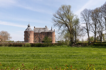 Obraz premium Ammersoyen Castle, a castle in the village of Ammerzoden, in the Bommelerwaard, Netherlands.