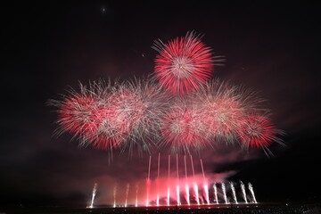 日本の四季を彩る花火