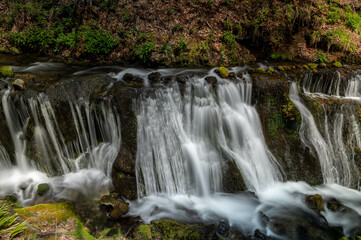 長野県軽井沢町　春の白糸の滝