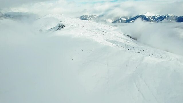Luftaufnahmen vom Naturpark Beverin in den schweizer Alpen