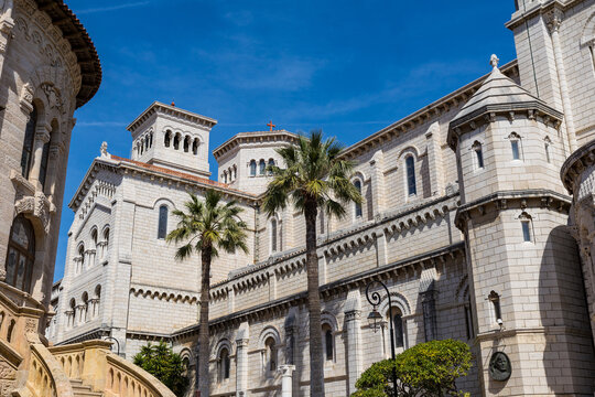 Fa&ccedil;ade est et abside  de la Cath&eacute;drale Notre-Dame-Immacul&eacute;e de Monaco