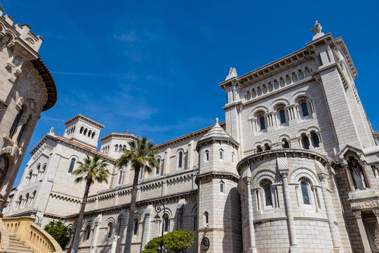 Fa&ccedil;ade est et abside  de la Cath&eacute;drale Notre-Dame-Immacul&eacute;e de Monaco