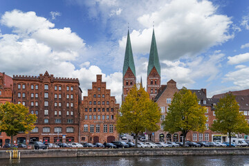  Lübeck Holsten Tor Hansestadt Altstadt Hanse Schleswig-Holstein Historische Stadt Holstentor Norddeutschland