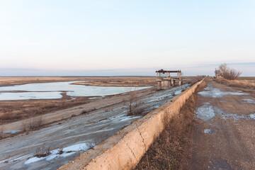 abandoned dam, abandoned hydraulic structure
