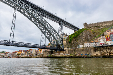 Vue sur Ribeira depuis un Rabelos à Porto