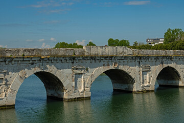Fototapeta na wymiar old roman Tiberius bridge in Rimini