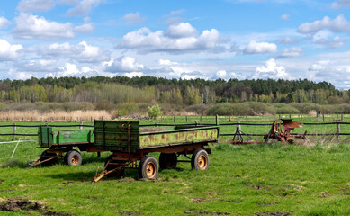 Landwirtschaft, LKW Anh&auml;nger auf eine Acker, Berlin, Deutschland