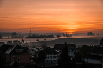 Fototapeta na wymiar Sonnenaufgang in neuenkirch, Schweiz