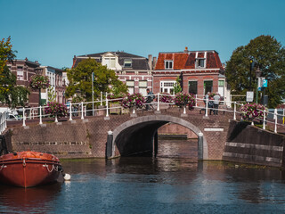 Obraz premium A bridge in Leiden (The Netherlands)