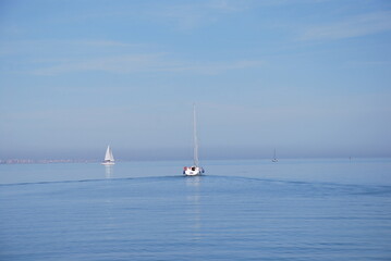 Fototapeta na wymiar sailboat on the sea