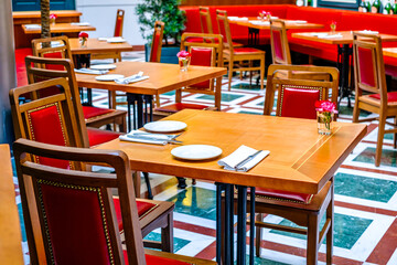 sidewalk restaurant in italy