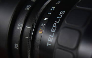 lens filter for zooming and taking close-ups